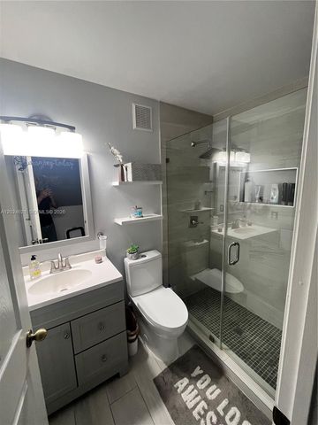 4746 Lago Vista Dr, Coconut Creek, FL 33073