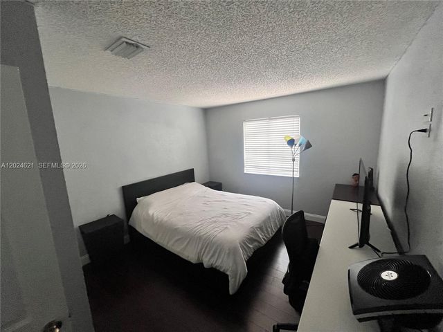 4746 Lago Vista Dr, Coconut Creek, FL 33073