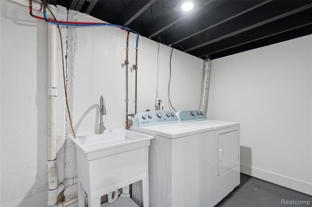 22441 E Price Drive, Clinton Township, MI 48035