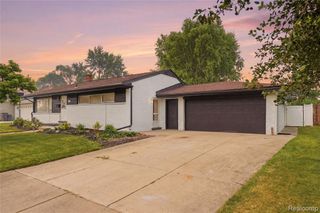 22441 E Price Drive, Clinton Township, MI 48035