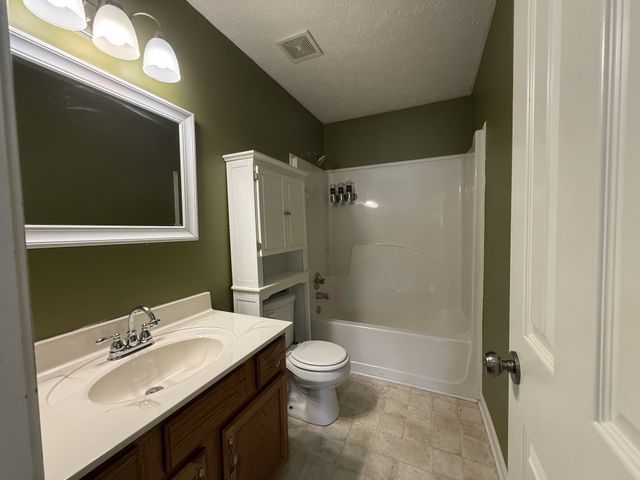 3641 S Jot Dr, Clarksville, TN 37040