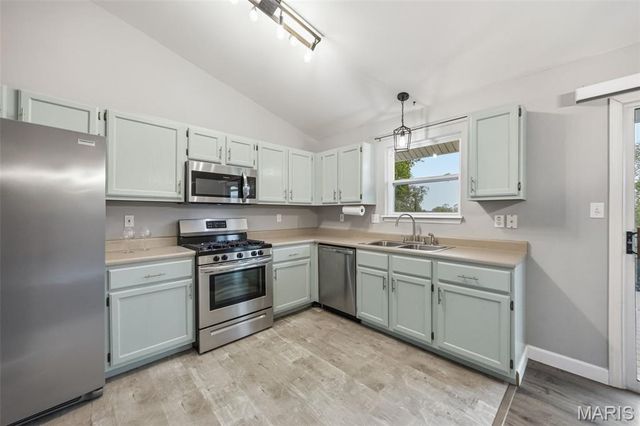 7701 Locust Drive, Barnhart, MO 63012