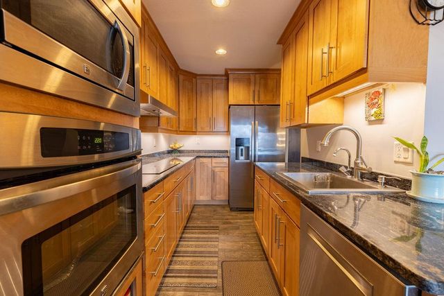 2800 Hamline Avenue N 130, Roseville, MN 55113