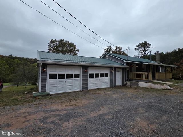3939 VIRGINIA LINE RD, Berkeley Springs, WV 25411