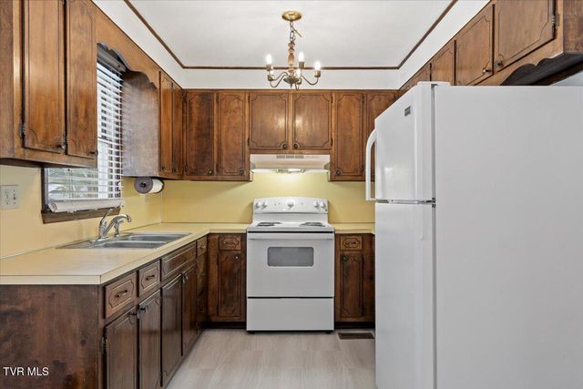 836 Southwest Colonial Road, Abingdon, VA 24210