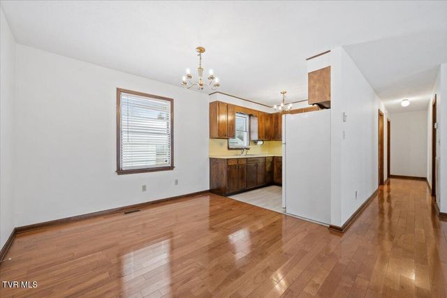 836 Southwest Colonial Road, Abingdon, VA 24210