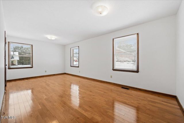 836 Southwest Colonial Road, Abingdon, VA 24210