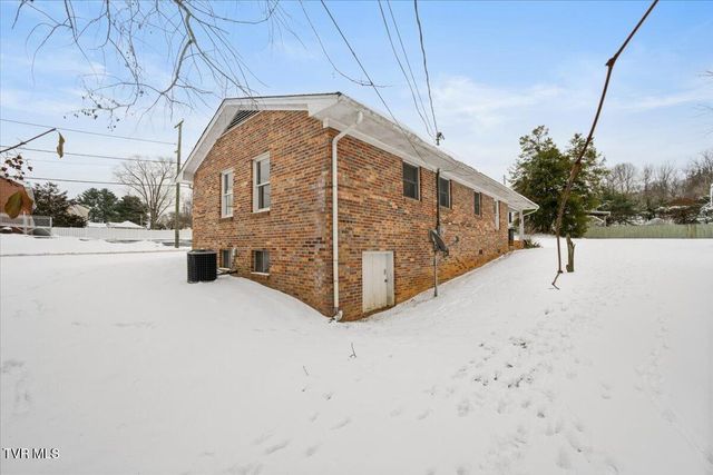 836 Southwest Colonial Road, Abingdon, VA 24210