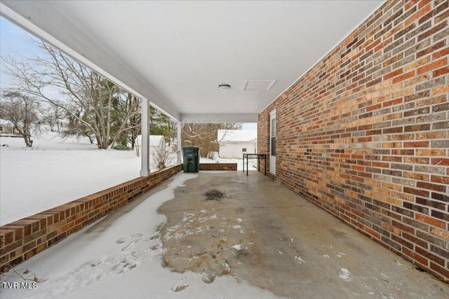 836 Southwest Colonial Road, Abingdon, VA 24210