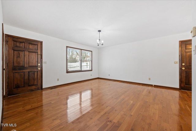 836 Southwest Colonial Road, Abingdon, VA 24210