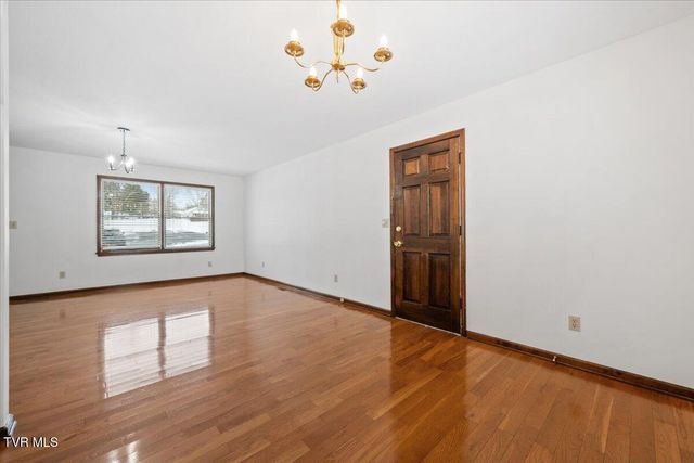 836 Southwest Colonial Road, Abingdon, VA 24210