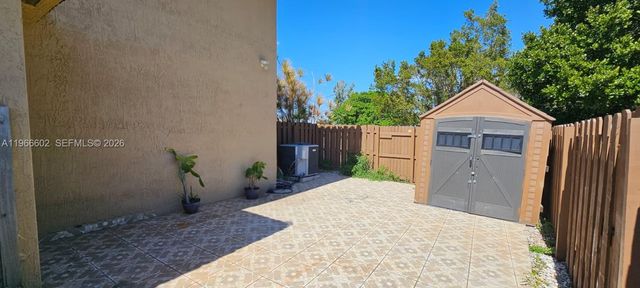 17362 NW 74th Ave 201, Hialeah, FL 33015