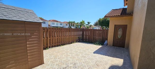 17362 NW 74th Ave 201, Hialeah, FL 33015