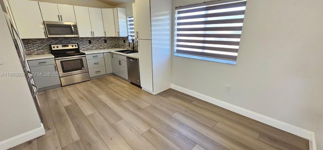 17362 NW 74th Ave 201, Hialeah, FL 33015