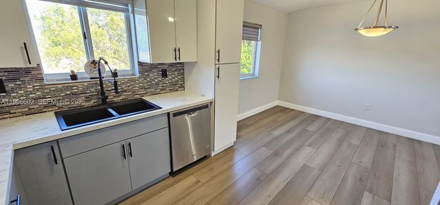 17362 NW 74th Ave 201, Hialeah, FL 33015