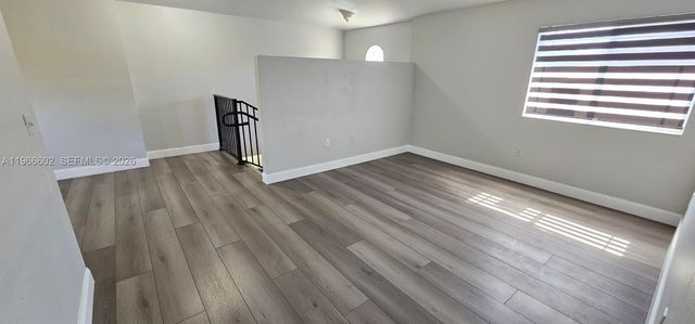 17362 NW 74th Ave 201, Hialeah, FL 33015