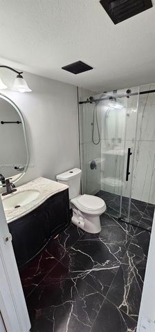 17362 NW 74th Ave 201, Hialeah, FL 33015