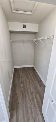 17362 NW 74th Ave 201, Hialeah, FL 33015