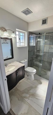 17362 NW 74th Ave 201, Hialeah, FL 33015