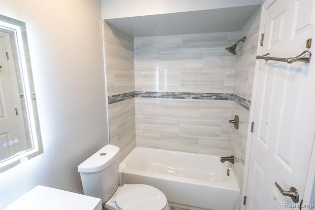 29101 Hayes Road, Warren, MI 48088