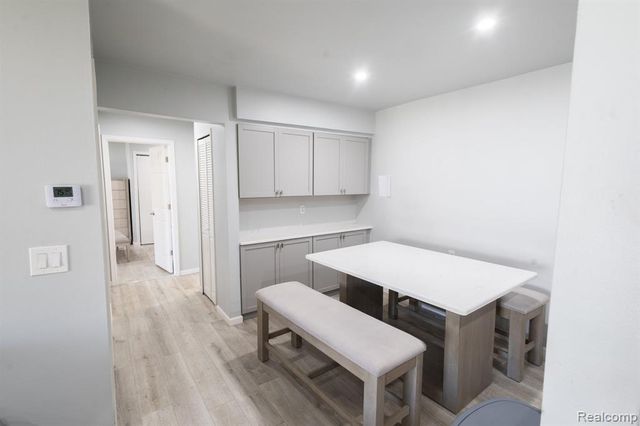 29101 Hayes Road, Warren, MI 48088