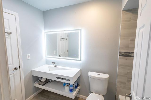 29101 Hayes Road, Warren, MI 48088