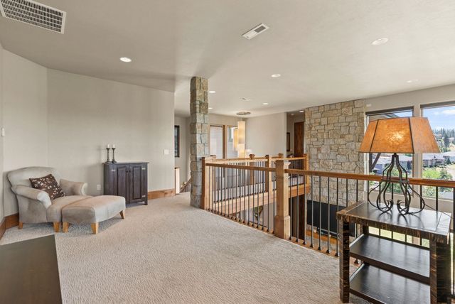 14210 N Wandermere Estates Ln, Spokane, WA 99208