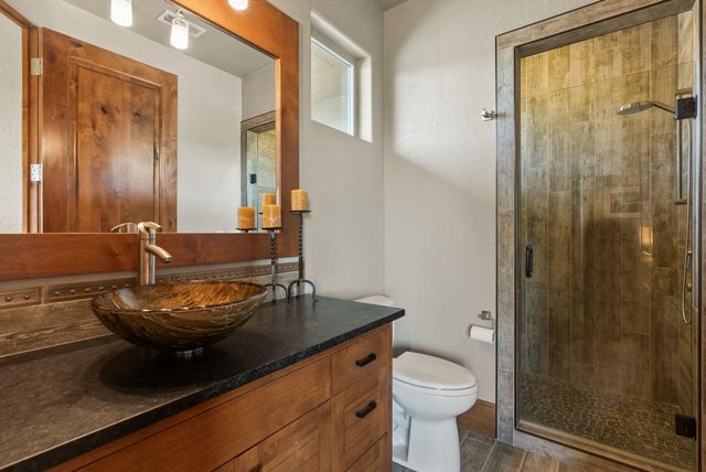 14210 N Wandermere Estates Ln, Spokane, WA 99208