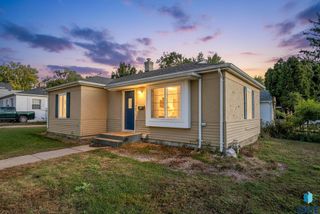817 W 27th St Street, Sioux Falls, SD 57105
