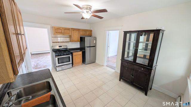 15 June Street 2, East Hartford, CT 06108