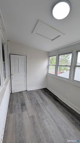 15 June Street 2, East Hartford, CT 06108