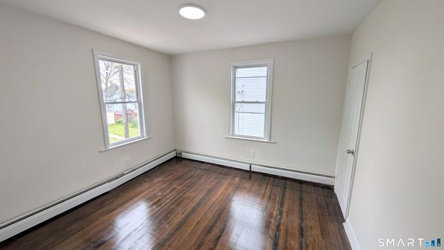 15 June Street 2, East Hartford, CT 06108