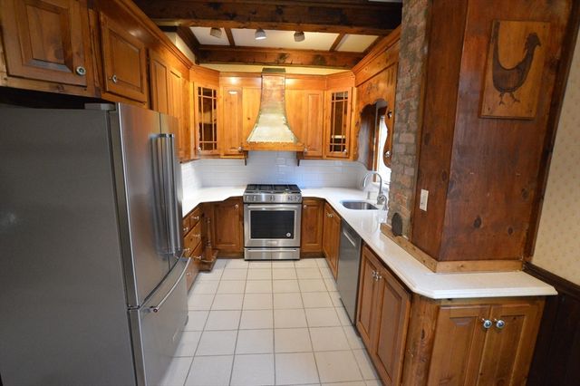 84 Crescent Ave 84, Melrose, MA 02176