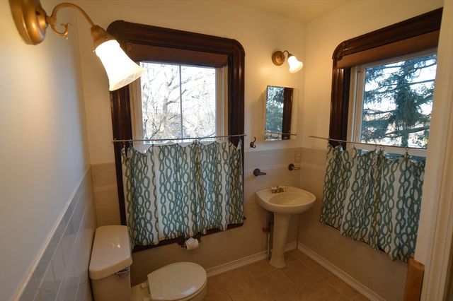 84 Crescent Ave 84, Melrose, MA 02176