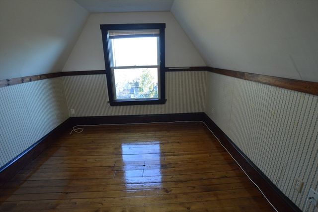 84 Crescent Ave 84, Melrose, MA 02176