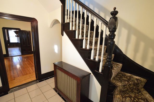84 Crescent Ave 84, Melrose, MA 02176