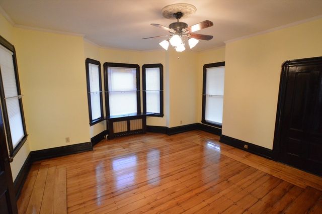 84 Crescent Ave 84, Melrose, MA 02176