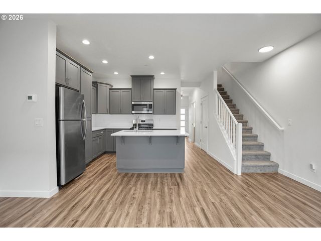 2828 22nd Ave 5, Forest Grove, OR 97116