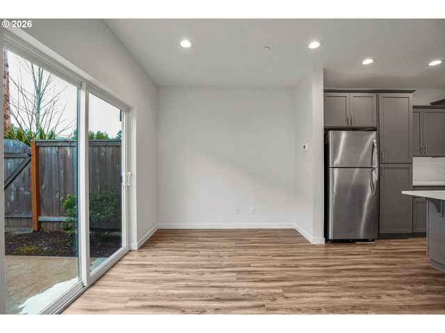 2828 22nd Ave 5, Forest Grove, OR 97116