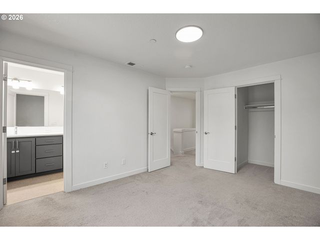 2828 22nd Ave 5, Forest Grove, OR 97116