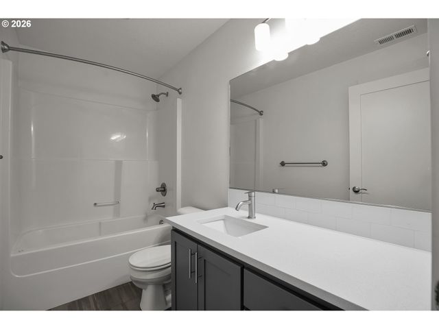 2828 22nd Ave 5, Forest Grove, OR 97116