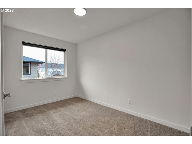 2828 22nd Ave 5, Forest Grove, OR 97116