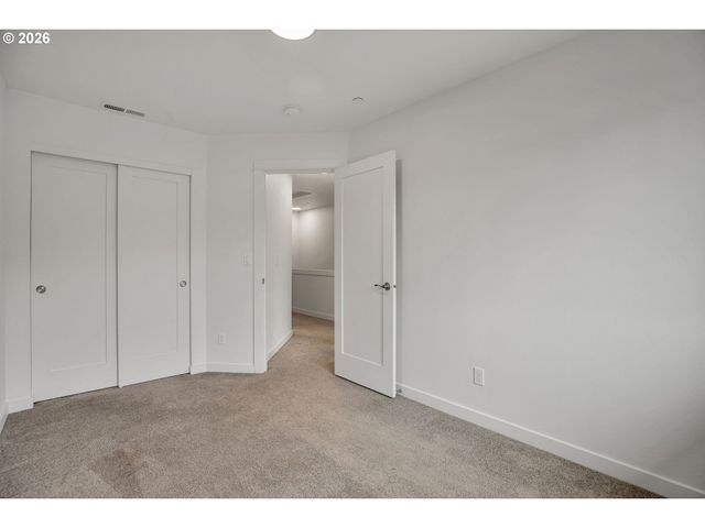 2828 22nd Ave 5, Forest Grove, OR 97116