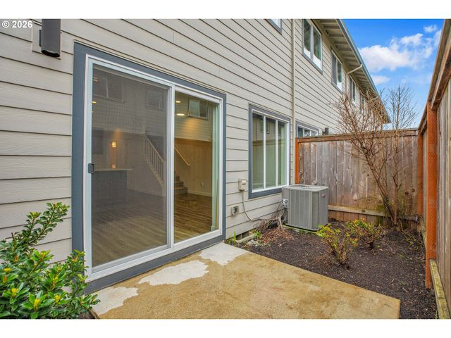 2828 22nd Ave 5, Forest Grove, OR 97116