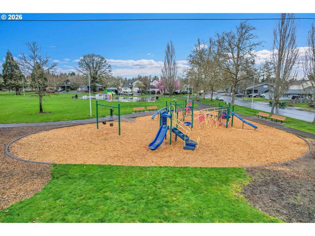 2828 22nd Ave 5, Forest Grove, OR 97116