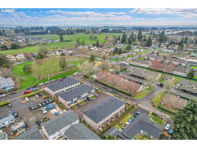 2828 22nd Ave 5, Forest Grove, OR 97116