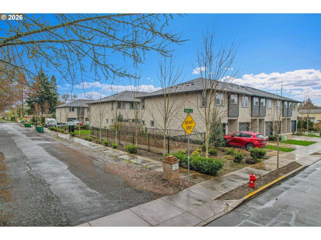 2828 22nd Ave 5, Forest Grove, OR 97116