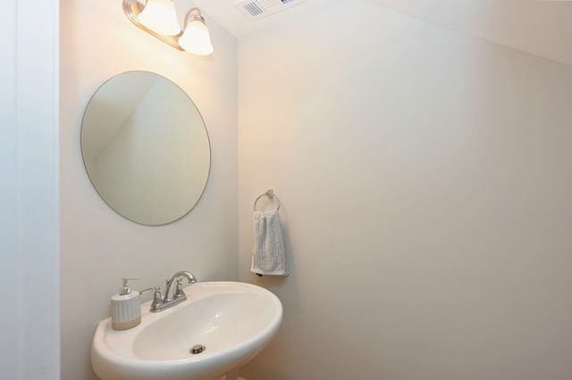 621 Trotters Aly, Gallatin, TN 37066