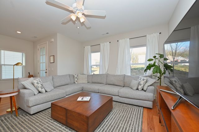 621 Trotters Aly, Gallatin, TN 37066