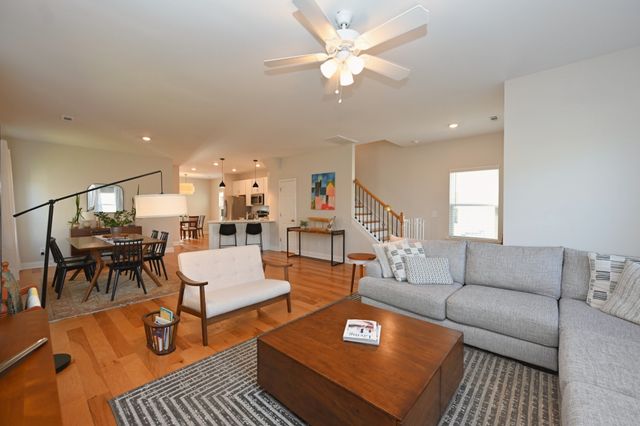 621 Trotters Aly, Gallatin, TN 37066